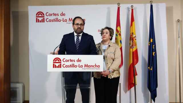 El presidente del PP Paco Núñez y la representante del PP en la FEMP, Ana Cantarero. Foto: Europa Press.