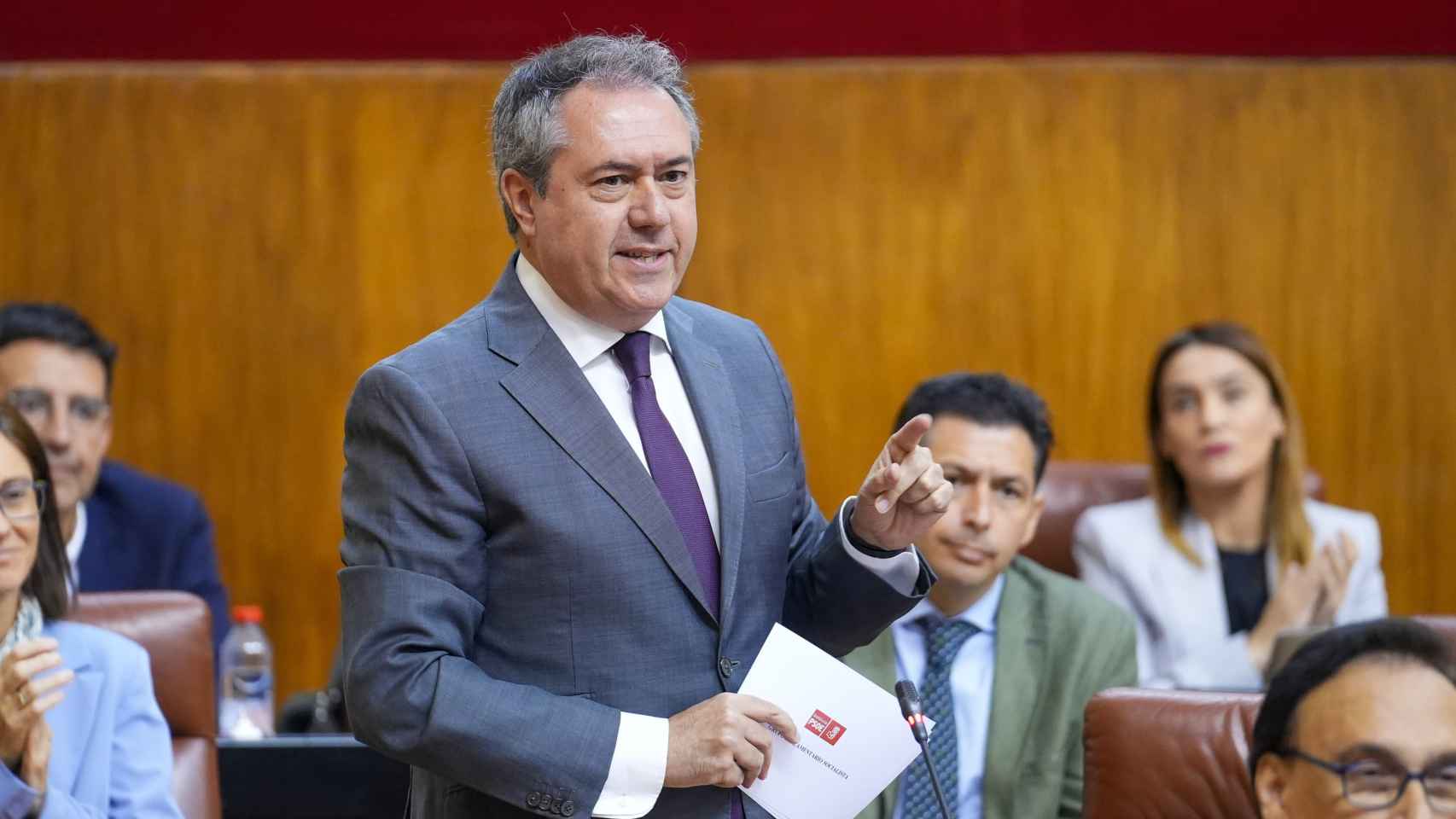 Juan Espadas, en el Pleno del Parlamento andaluz.