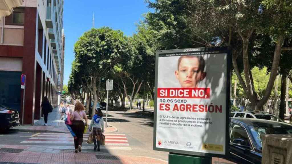 El polémico cartel de Almería.