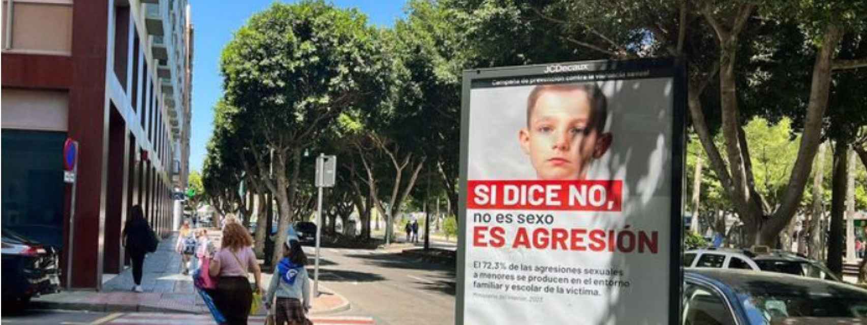 Retiran un cartel contra el abuso en Almería que sugiere que el sexo con  niños es aceptable