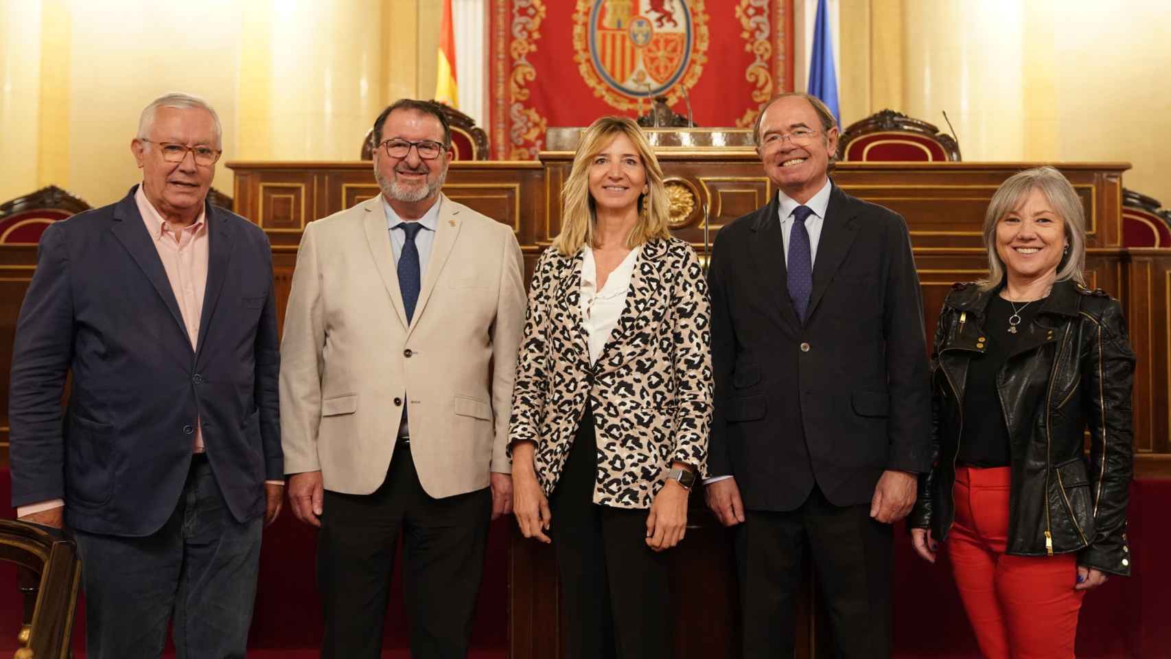 Los senadores que impulsan la moción: Arenas, Ávila, Alicia García,  García-Escudero y María José Ortega.