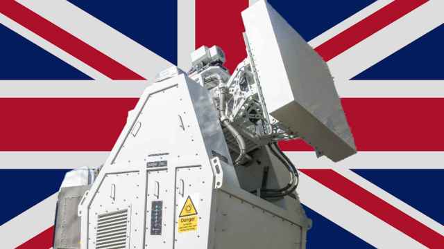Fotomontaje con el arma de Reino Unido y su bandera.