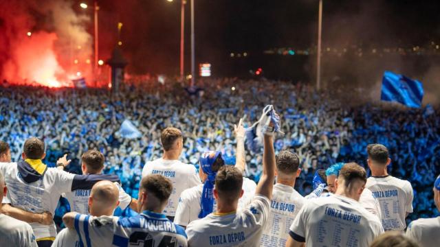 Celebración del ascenso en la explanada de Riazor