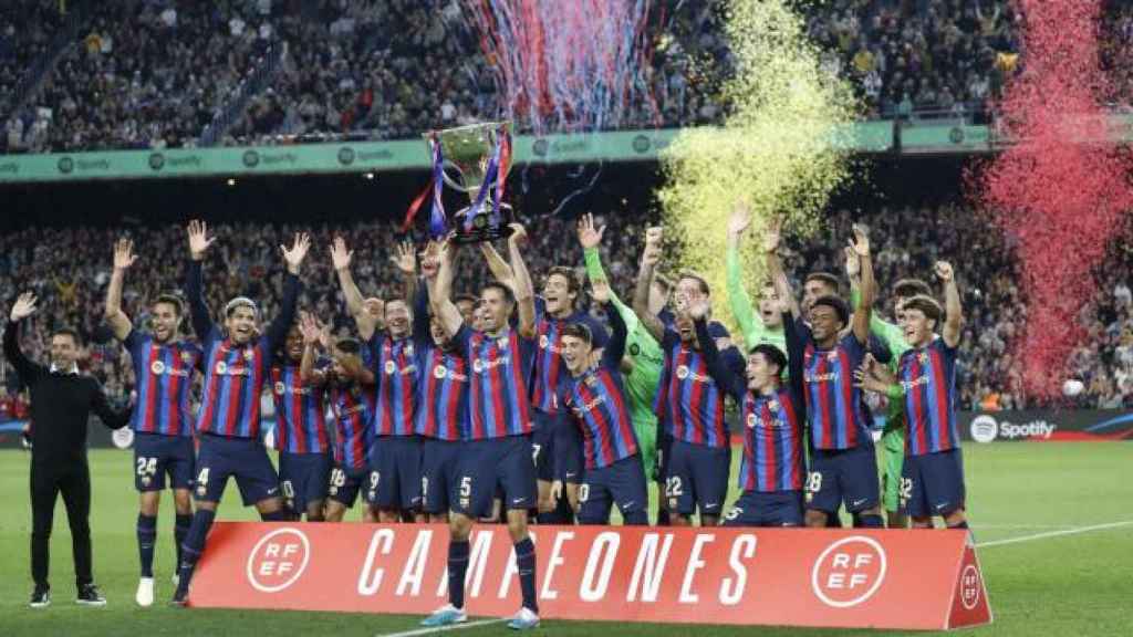 Los jugadores del Barça celebran su último título de Liga.