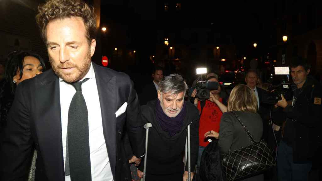 Raúl Prieto junto a Joaquín Torres en el funeral de la madre del arquitecto.