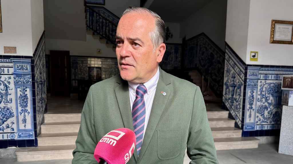 José Julián Gregorio, alcalde de Talavera, este viernes en declaraciones a los periodistas.