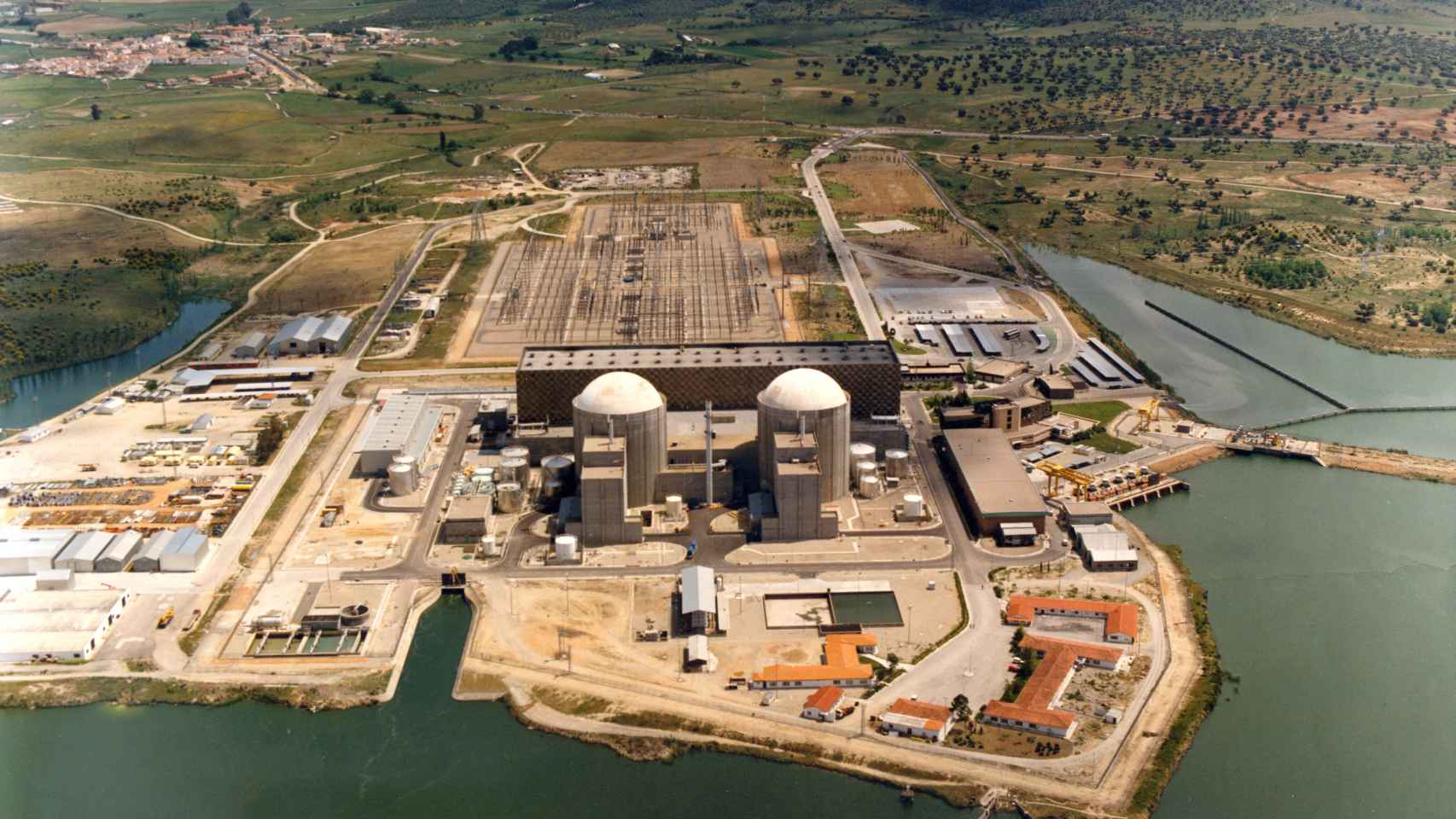 Panorámica de la central nuclear de Almaraz.
