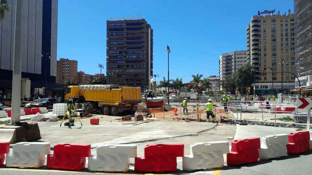 Trabajos del Metro de Málaga junto a El Corte Inglés.