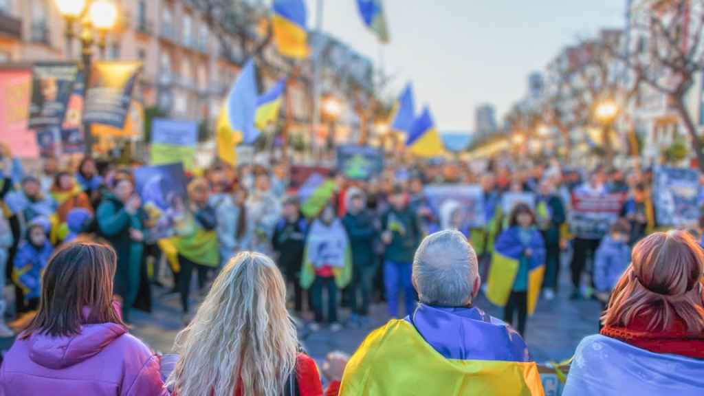 Ucranianos protestando en Tarragona contra la ocupación rusa.