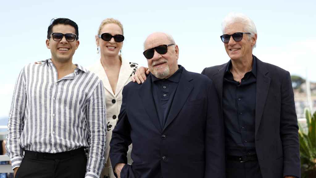 David Gonzales, Uma Thurman, Paul Schrader y Richard Gere, en Cannes. Foto: EFE/EPA/SEBASTIEN NOGIER