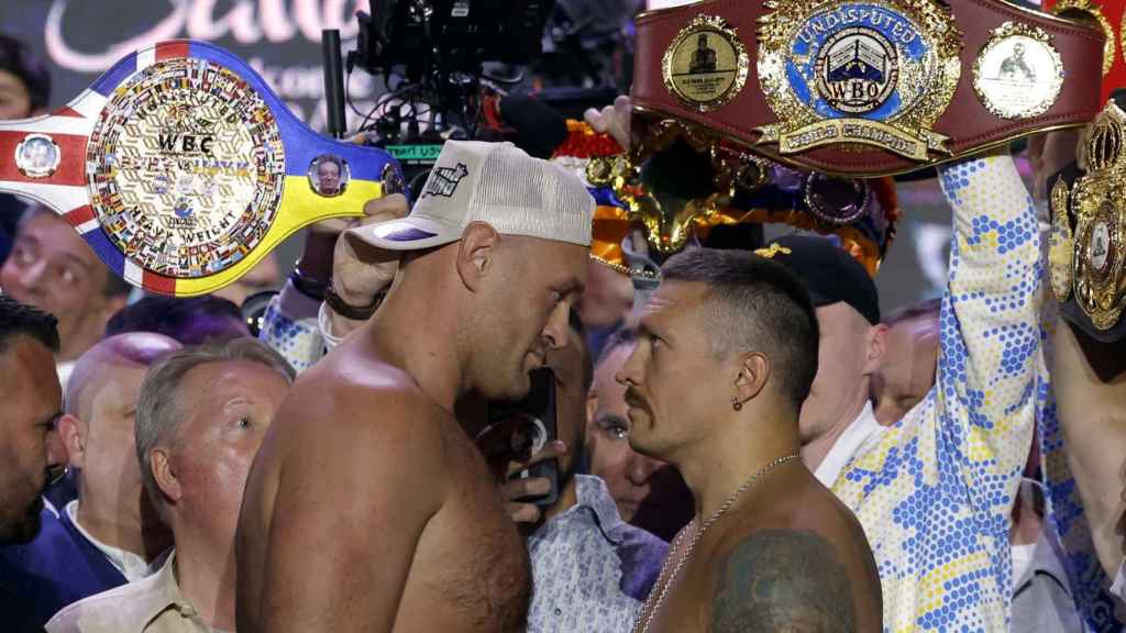 Tyson Fury y Oleksandr Usyk, en el cara a cara antes de la pelea