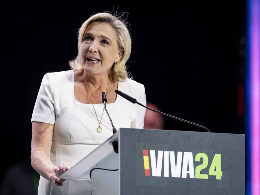 Marine Le Pen durante el acto Viva 24 de Vox.