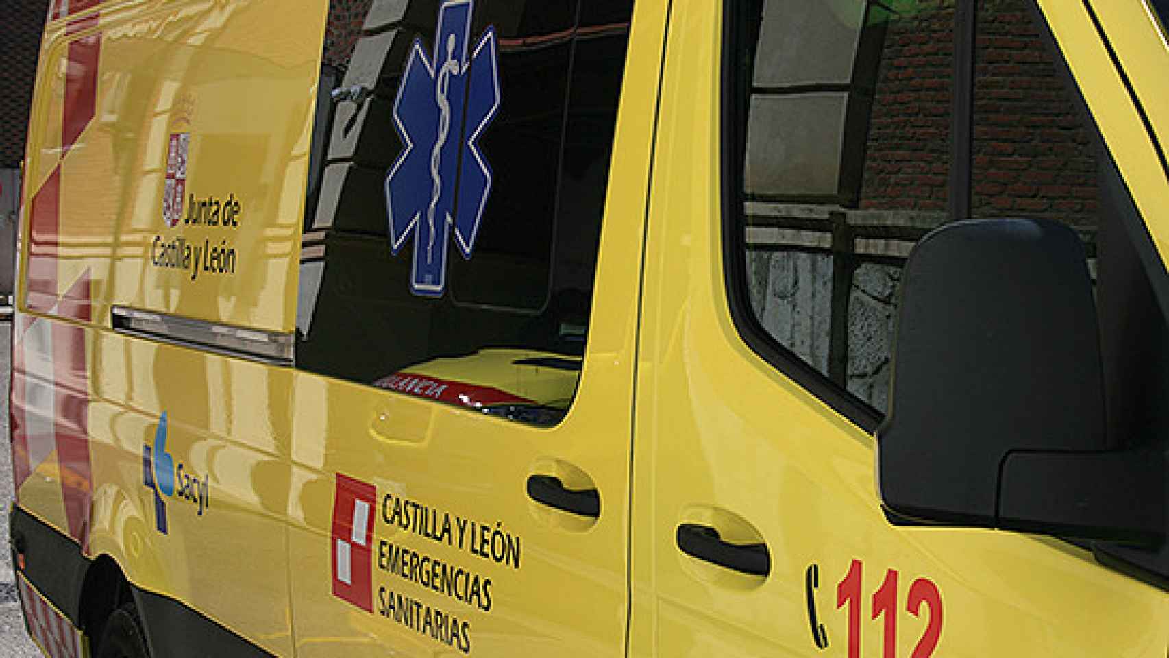 Imagen de una ambulancia medicalizada de Sacyl