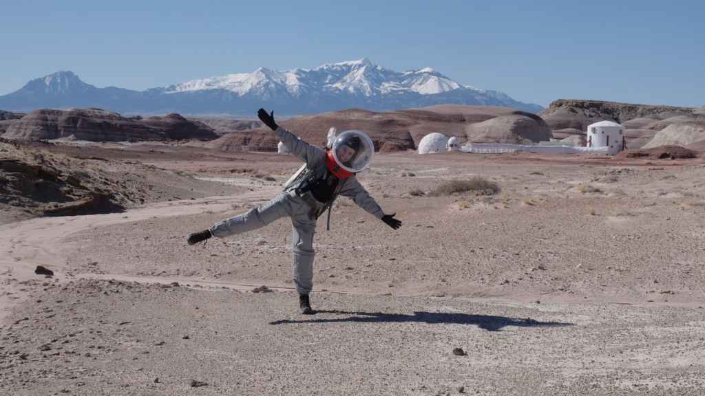 Alba Sánchez en una de las expediciones en la estación MDRS.