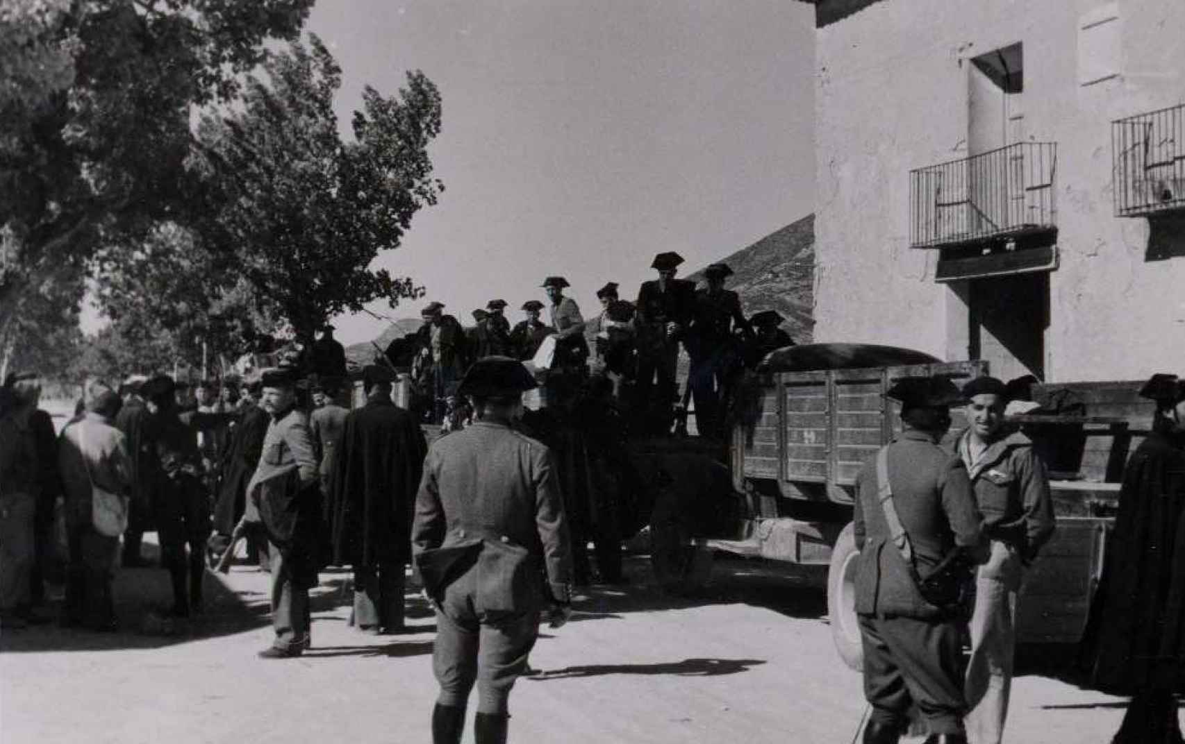Junio de 1938. Llegada de la Guardia Civil al pueblo valenciano de Cabanes.