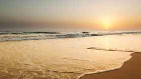 Imagen del atardecer en una playa del sur de España.