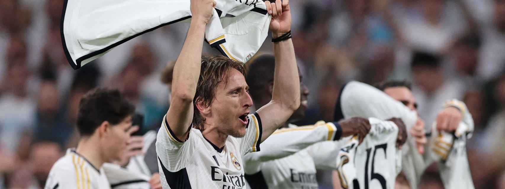 Modric celebra con el Real Madrid
