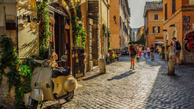 Vista de uno de los callejones del Trastevere en Roma