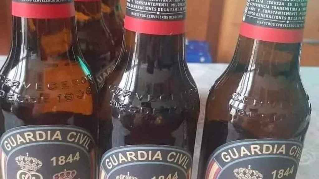 Estrella Galicia tomará “acciones legales” tras la polémica con Ane Lindane, la Guardia Civil y el falso 'community manager'