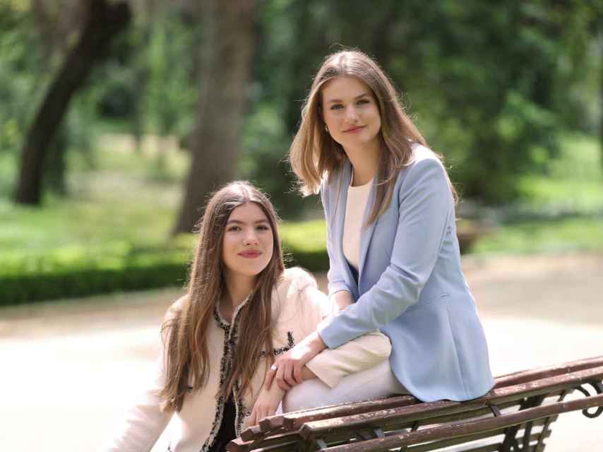 La Princesa de Asturias y Sofía, en su último retrato oficial.