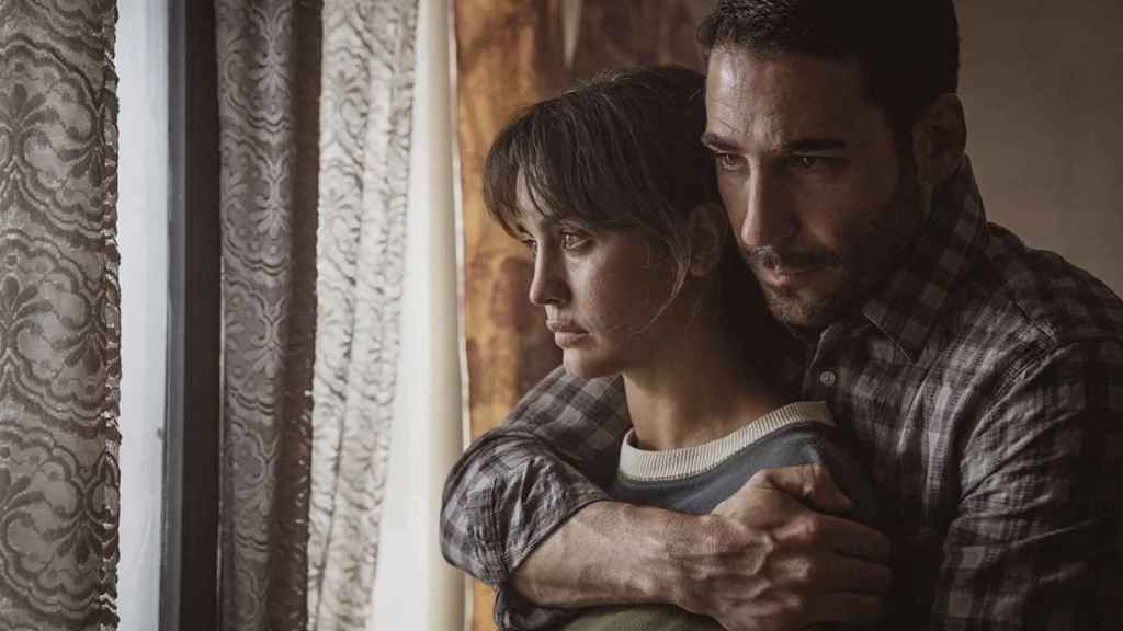 Miguel Ángel Silvestre y Megan Montaner en '30 monedas'