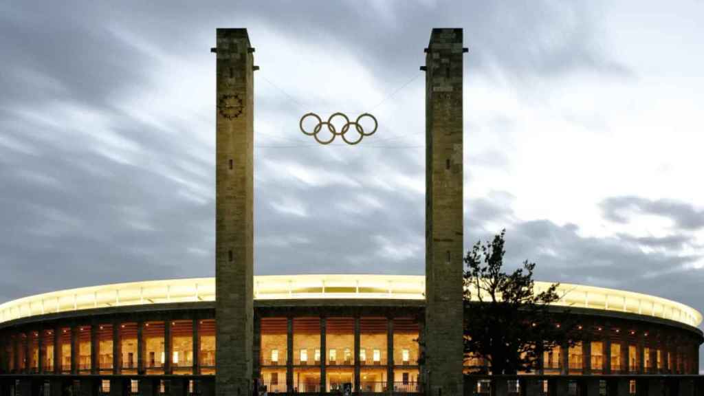 El Olympiastadion por fuera.