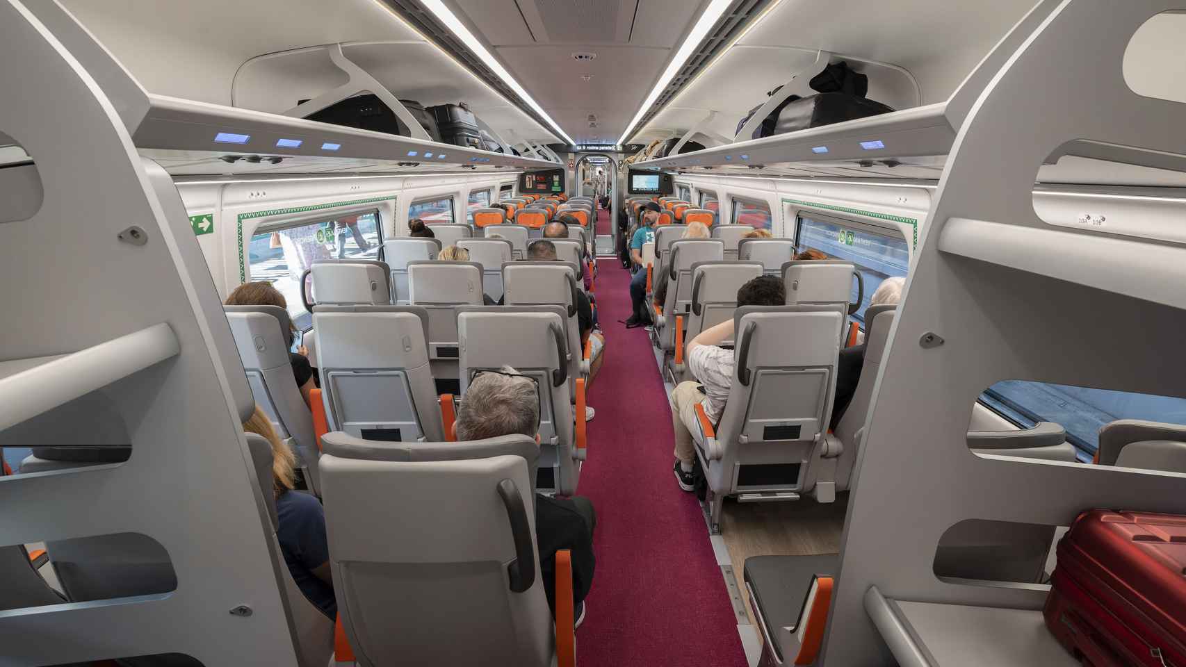 Interior de los trenes S-106 entre Alicante y Madrid que ofrece Avlo.