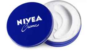 Crema Nivea y Miel: el sencillo truco que arrasa en España para eliminar arrugas y manchas