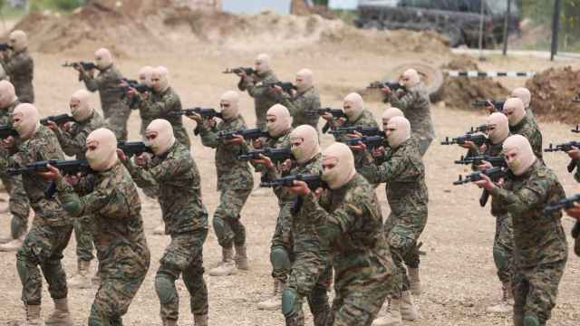 Miembros de Hezbolá durante un ejercicio militar en Líbano.
