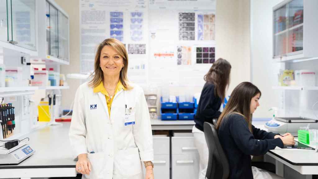 Virginia Soler en el laboratorio del CINAC.