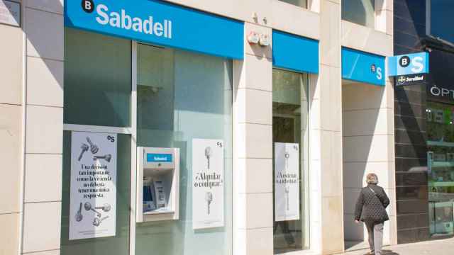 Fachada de un local del banco Sabadell.