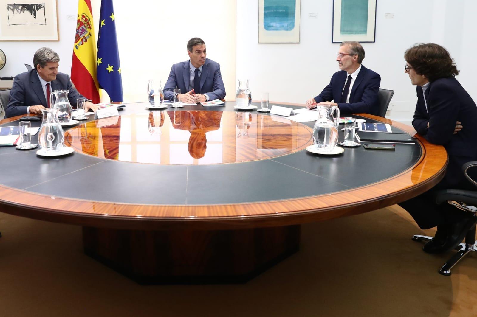 Encuentro en Moncloa para tratar en proyecto Alia.