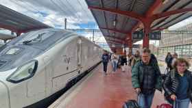 Imagen del AVE Avril entrando en la estación de tren de Chamartín (Madrid) en mayo de 2024.