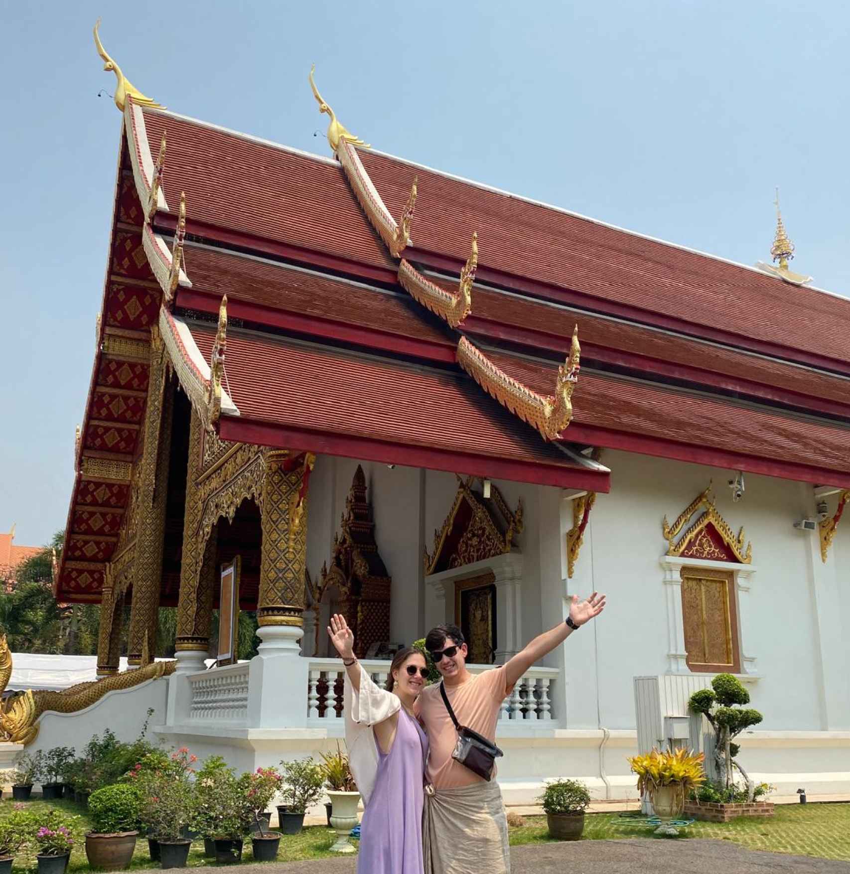 Sofía y Carlos en un Templo en Chiang Mai, Tailandia