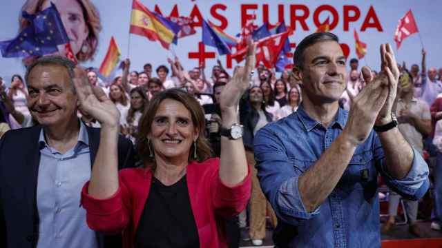 Zapatero, Teresa Ribera y Pedro Sánchez este jueves en Valencia.