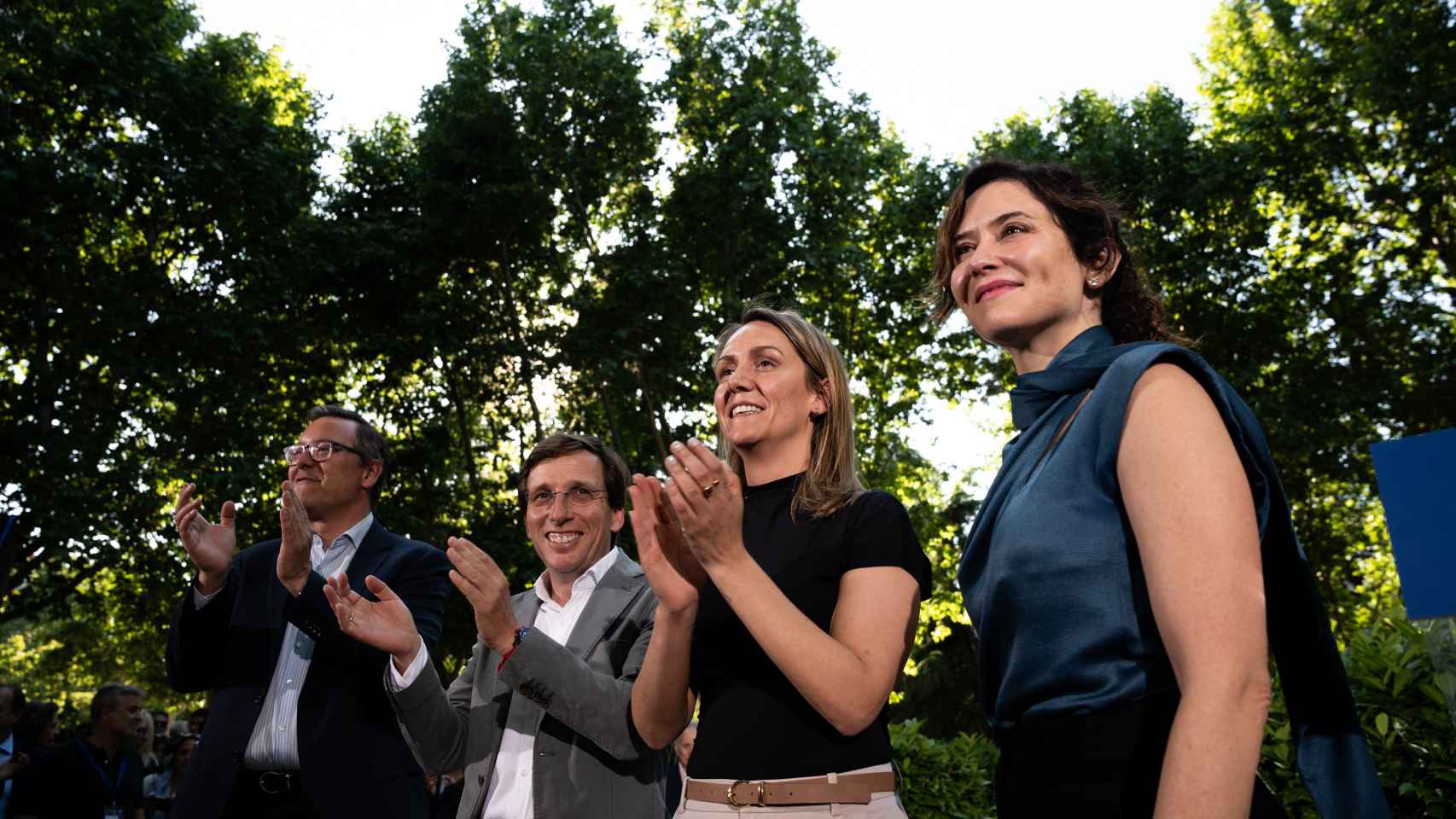 El secretario general del PP de Madrid, Alfonso Serrano; el alcalde de Madrid, José Luis Martínez-Almeida; la candidata del PP al Parlamento Europeo, Alma Ezcurra, y la presidenta de la Comunidad de Madrid, Isabel Díaz Ayuso.