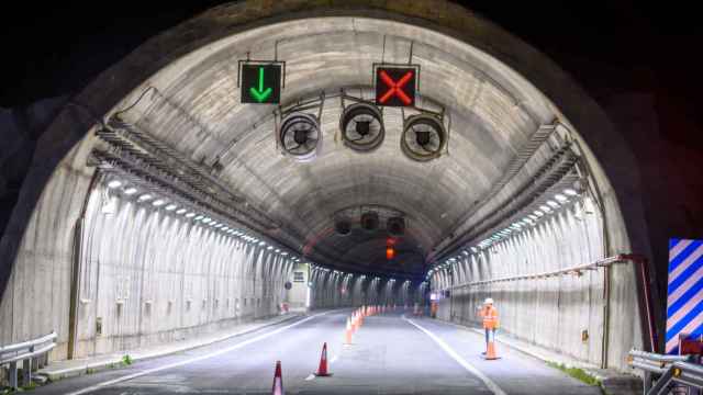 Imagen de uno de los túneles de la autopista de la Costa  del Sol.