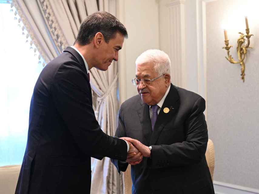 Pedro Sánchez se reúne con el presidente de la Autoridad Palestina, Mahmud Abbás, el pasado mes de octubre.