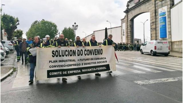 Los trabajadores de Navantia se manifiestan en Ferrol para criticar la actitud de Hacienda