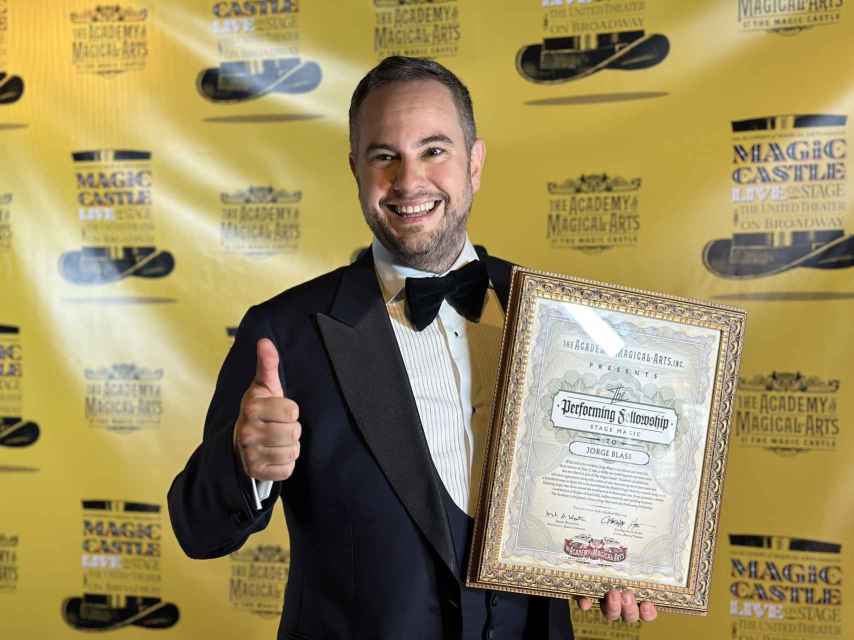 Jorge Blass, galardonado con el 'Oscar' de la Academia de las Artes Mágicas de Hollywood.