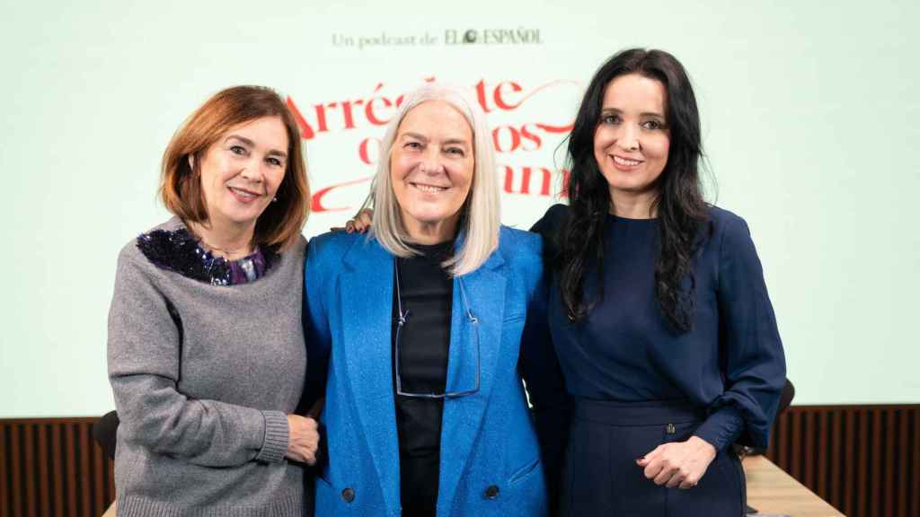 Foto de archivo de Mercedes Wullich junto a Cruz Sánchez de Lara y Charo Izquierdo.