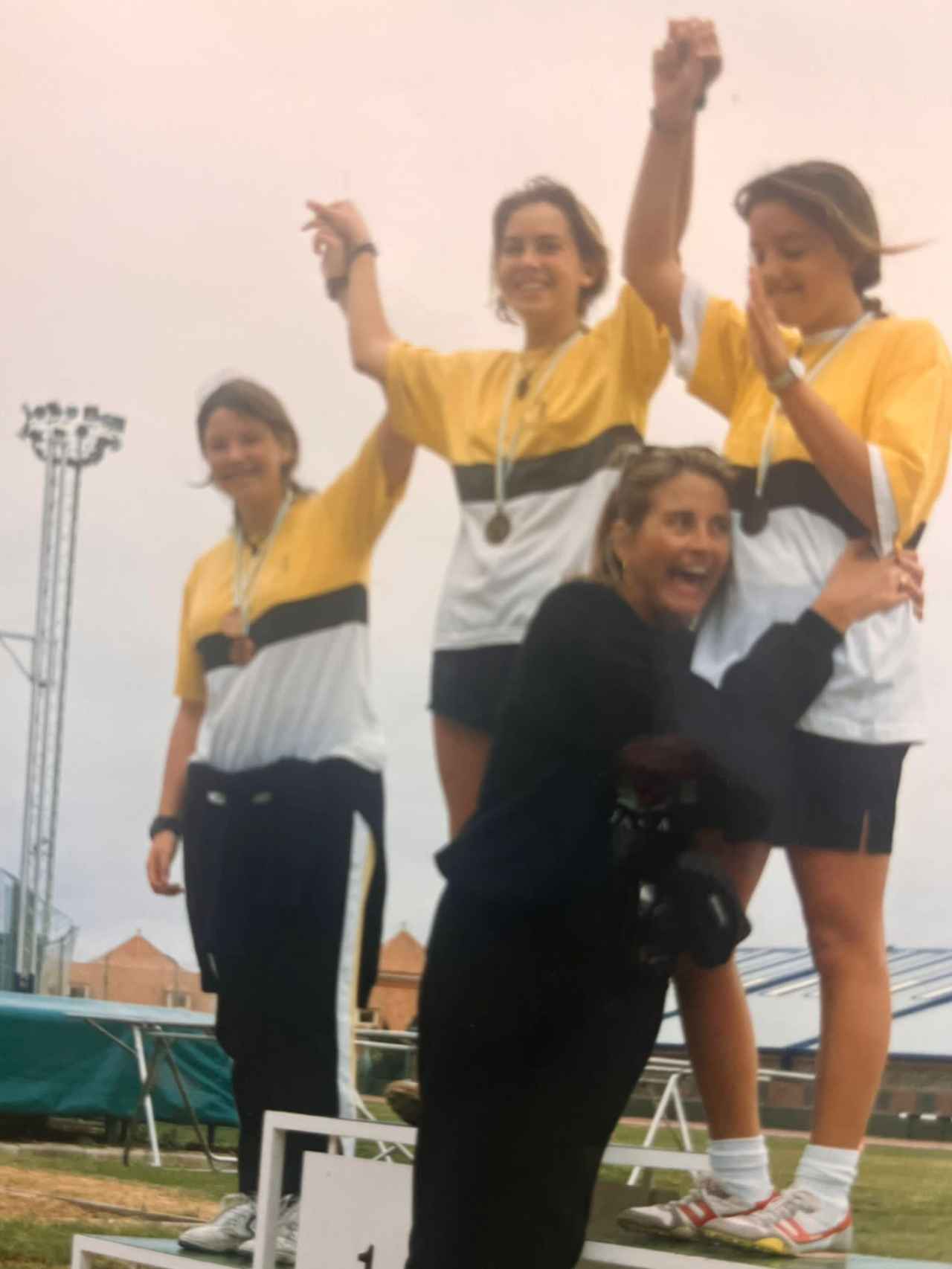 El lado oculto de Kira Miró con el deporte: campeona de golf, atletismo y  su pasión por el kitesurf