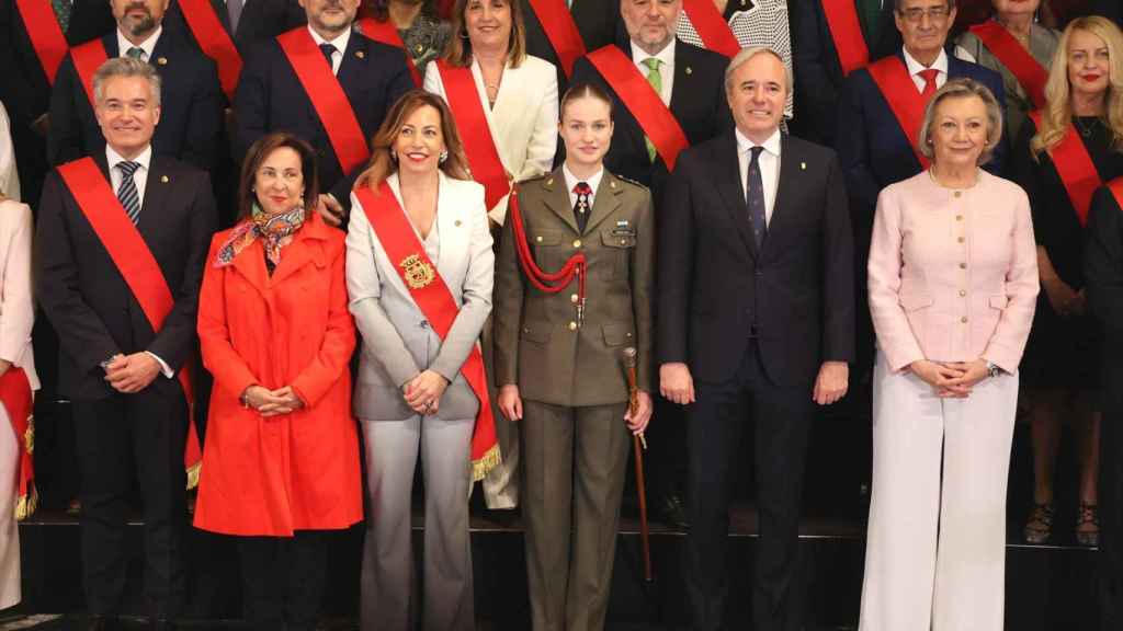 Foto de familia tras la entrega de la Medalla de Aragón a la Princesa Leonor en La Seo del Salvador de Zaragoza, a 21 de mayo de 2024, en Zaragoza.