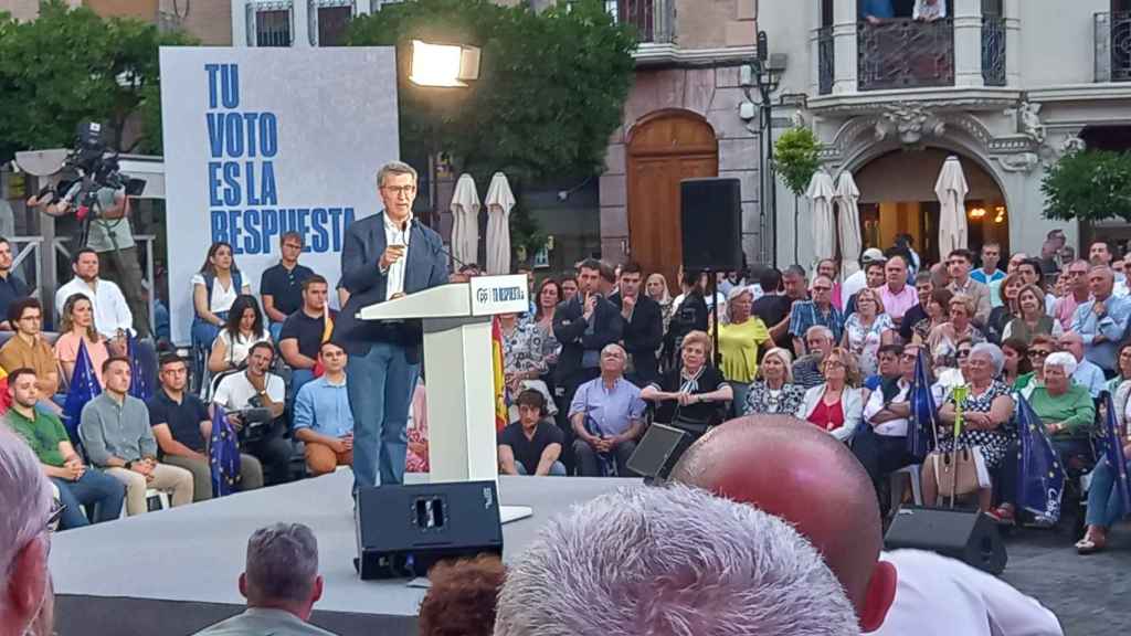 Alberto Núñez Feijoó interviene en el mitin de campaña del PP para las Elecciones Europeas en Murcia.