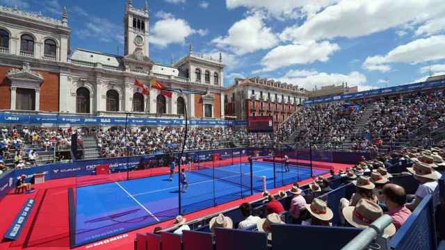 Prueba del pádel en la Plaza mayor de Valladolid