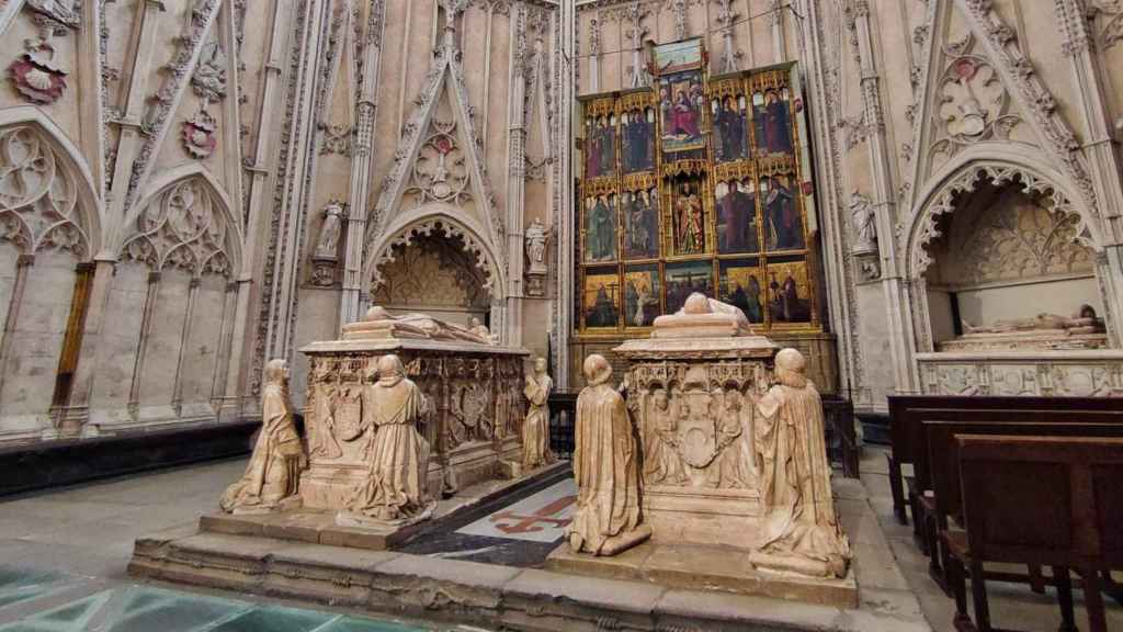 Sepulcros de Álvaro de Luna y su esposa, Juana de Pimentel, en la capilla de Santiago de la Catedral de Toledo.