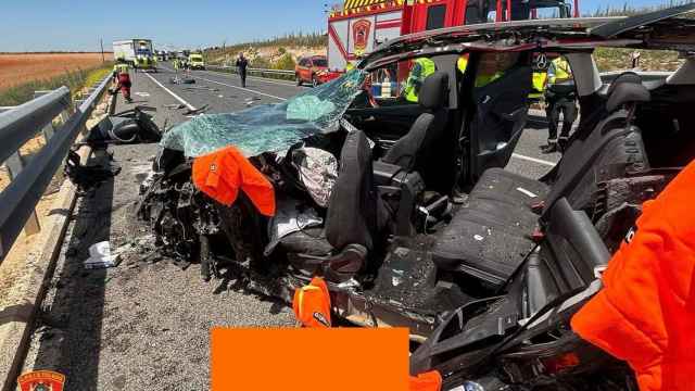 El vehículo implicado en el accidente ha quedado reducido a un amasijo de hierros. Foto: CPEIS Toledo.