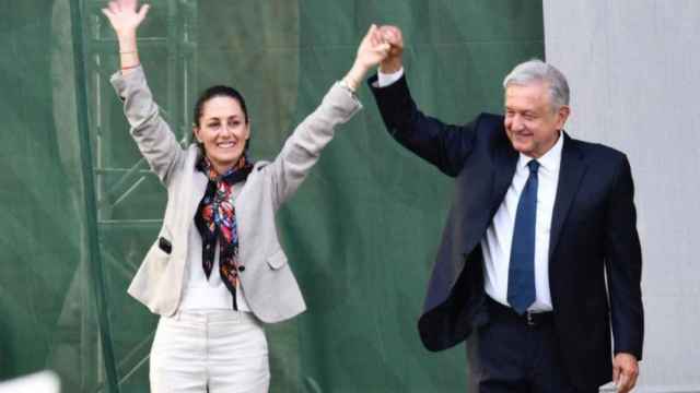 Claudia Sheinbaum, candidata en las elecciones presidenciales de México, junto a Andrés Manuel López Obrador (AMLO), actual mandatario del país sudamericano.
