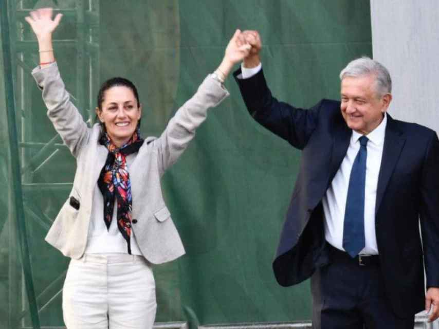 El presidente saliente de México, AMLO, junto a su candidata a las elecciones de este domingo, Claudia Sheinbaum.