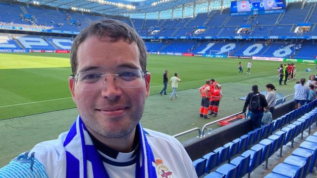 Yerai Fariñas en el estadio de Riazor.